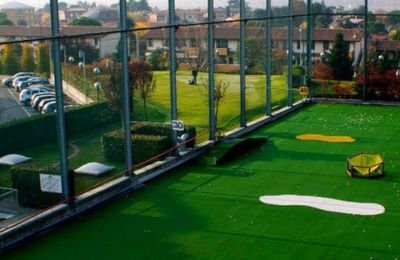 Golf Indoor a Mozzo, campo pratica coperto