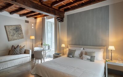 Junior Suite con salotto separato e vista vicoli