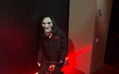 Enigmi e indizi all'interno della escape room