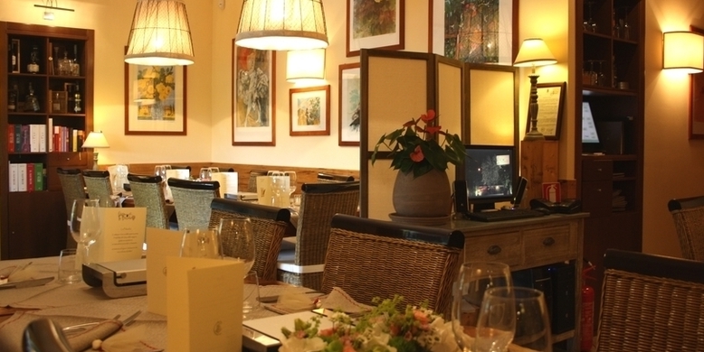 Osteria La Briciola, ampia terrazza luminosa del ristorante gourmet vicino Villa Adriana