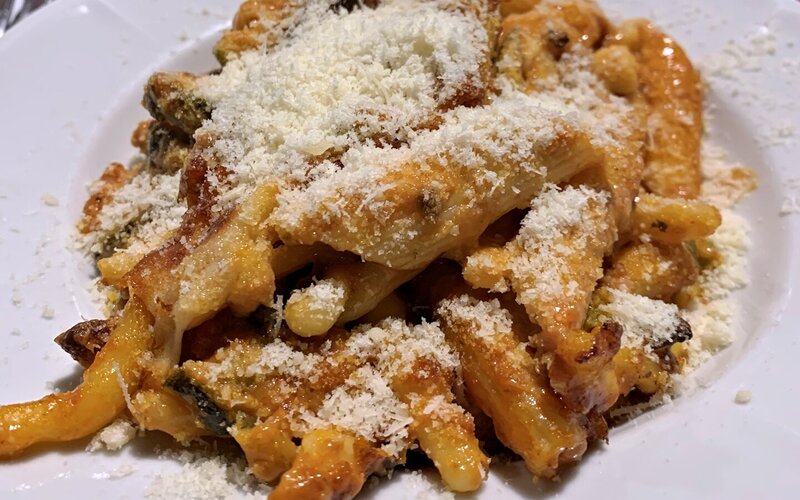 Casoncelli alla bergamasca con burro fuso e pancetta