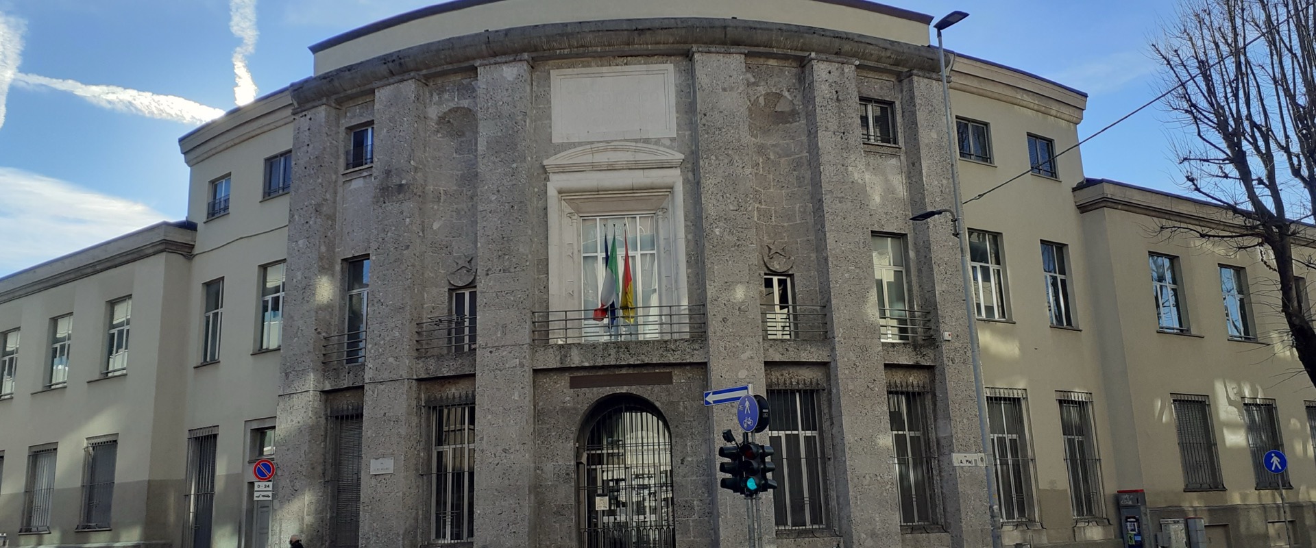 Liceo Scientifico Filippo Lussana, edificio razionalista di Alziro Bergonzo in Via Angelo Maj a Bergamo