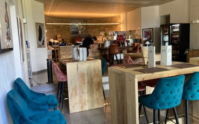 Interno del locale Pizza Dipinta in Via Camozzi